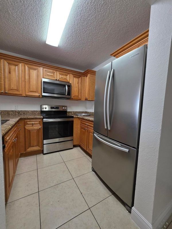 1484 Lake Crystal Dr in West Palm Beach, FL - Building Photo - Building Photo