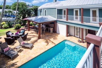 374 14th Ave S in Naples, FL - Building Photo - Building Photo