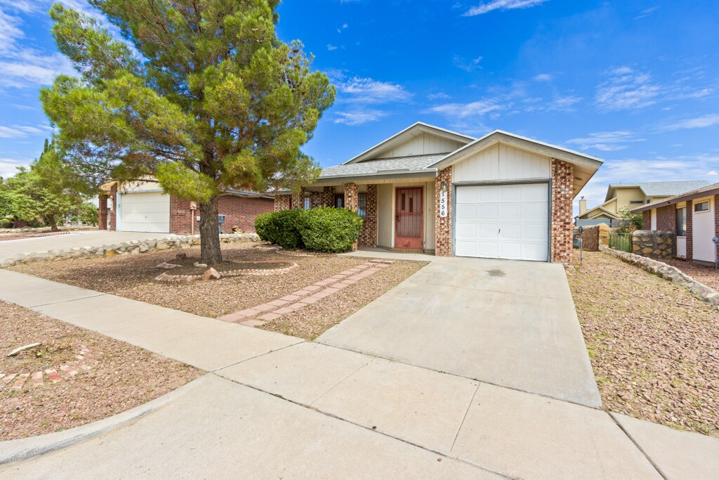1556 Kolliker Dr in El Paso, TX - Building Photo