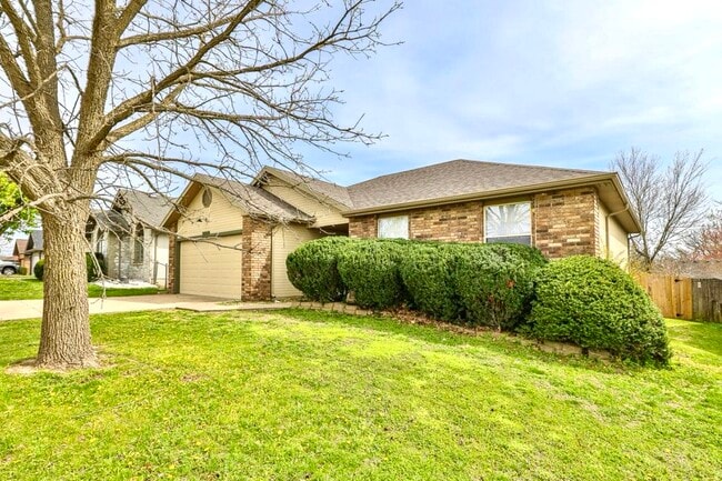 3124 E Lark St in Springfield, MO - Building Photo - Building Photo