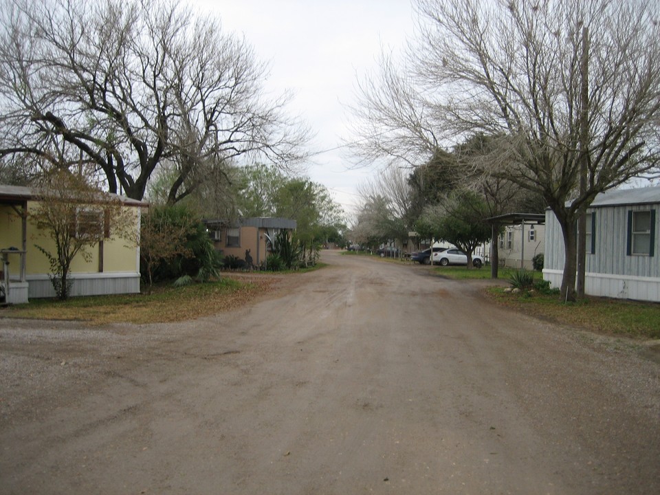 901 Valley View Rd in Donna, TX - Building Photo