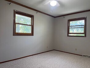 627 11th Ave in Grafton, WI - Foto de edificio - Building Photo
