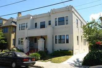 3125 College Ave in Berkeley, CA - Foto de edificio - Building Photo