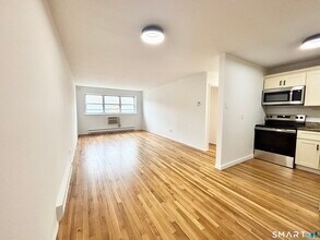 637 Cove Rd in Stamford, CT - Building Photo - Building Photo