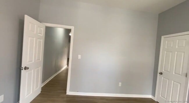 422 E Main St, Unit 3F in Bridgeport, CT - Building Photo - Building Photo