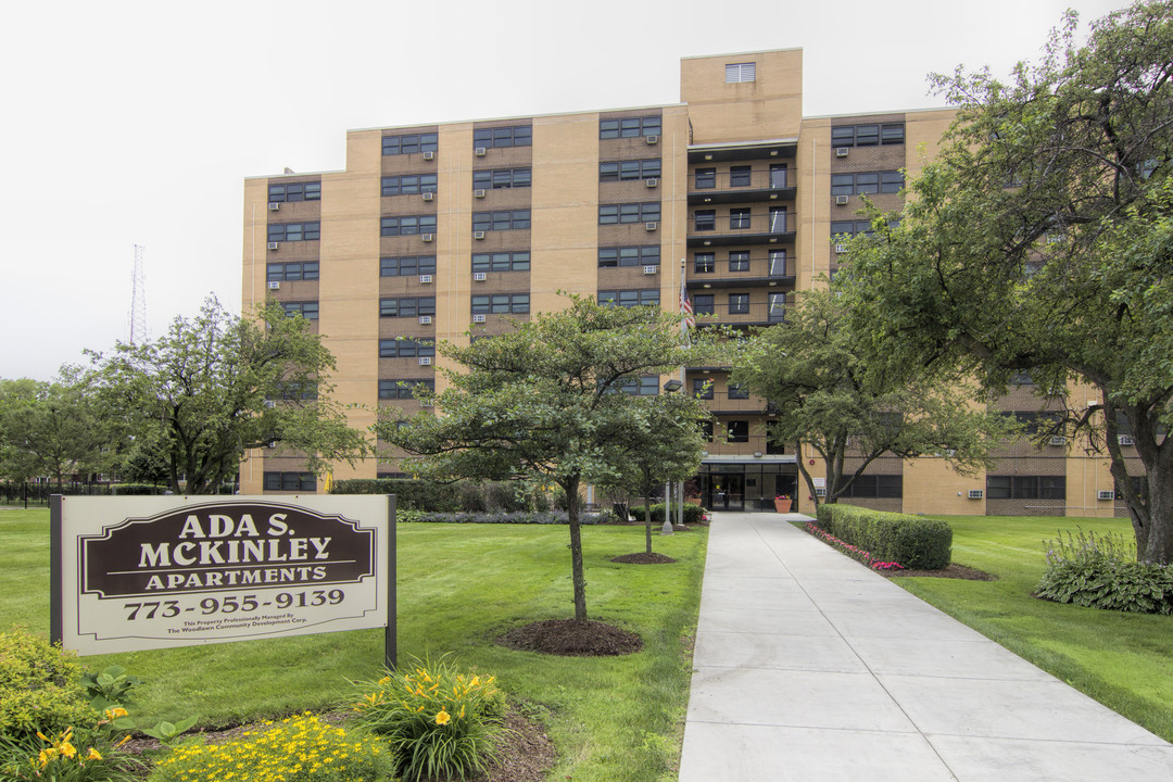 Ada S. Mckinley Apartments in Chicago, IL - Foto de edificio