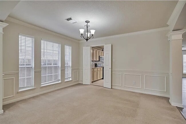 property at 511 Elm Ridge Dr