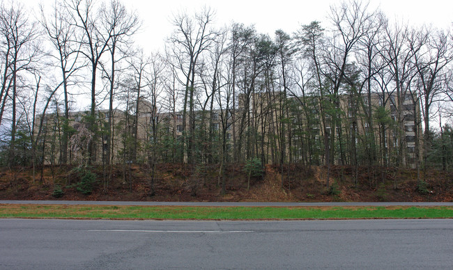 Lake Anne Fellowship House in Reston, VA - Foto de edificio - Building Photo