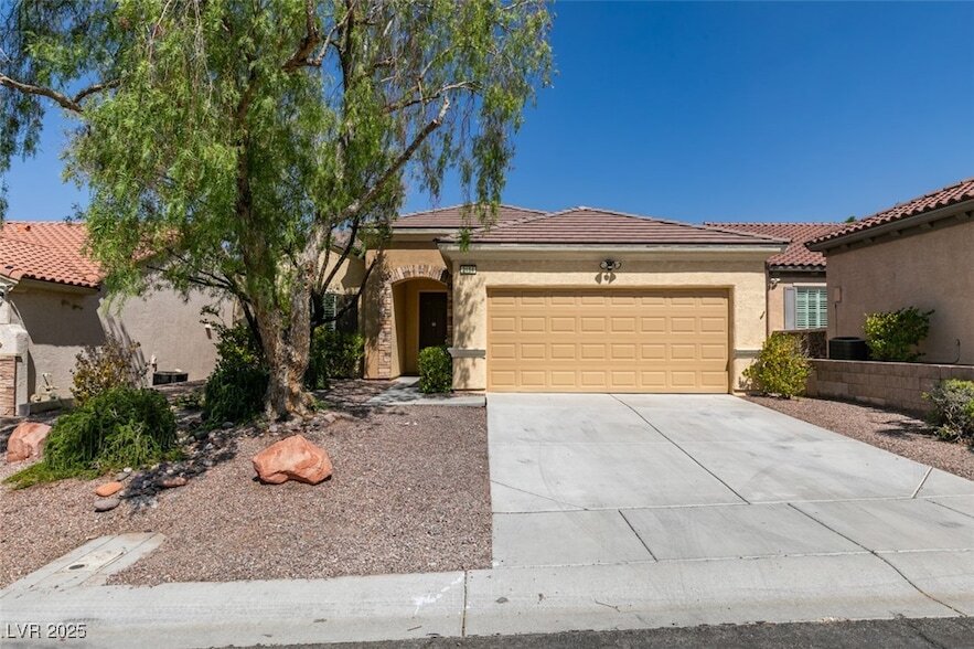 2154 Savannah River St in Henderson, NV - Building Photo