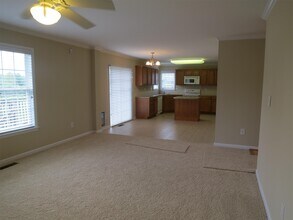 305 Cinnamon Way in Clemmons, NC - Building Photo - Building Photo