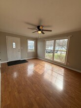 305 Cherokee Village Dr in Kingsport, TN - Building Photo - Building Photo