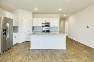 307 N Richland Dr in Lockhart, TX - Foto de edificio - Building Photo