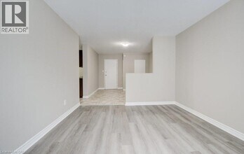 930 Eagle St N in Cambridge, ON - Building Photo - Building Photo