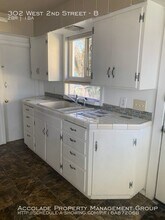 302 W 2nd St-Unit -B in Cle Elum, WA - Foto de edificio - Building Photo