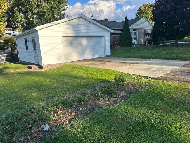 2531 W 32nd St in Erie, PA - Building Photo - Building Photo