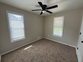 853 E Grand Blvd in Detroit, MI - Building Photo - Building Photo