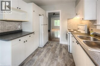 28 Stirling Ave N in Kitchener, ON - Building Photo - Building Photo