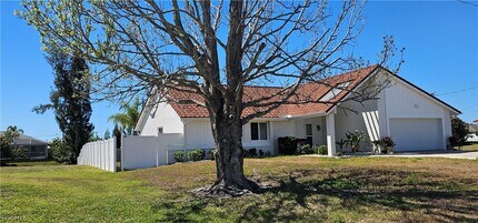 420 SE 15th Terrace in Cape Coral, FL - Building Photo - Building Photo