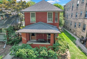 2303 Ridge Ave in Evanston, IL - Building Photo