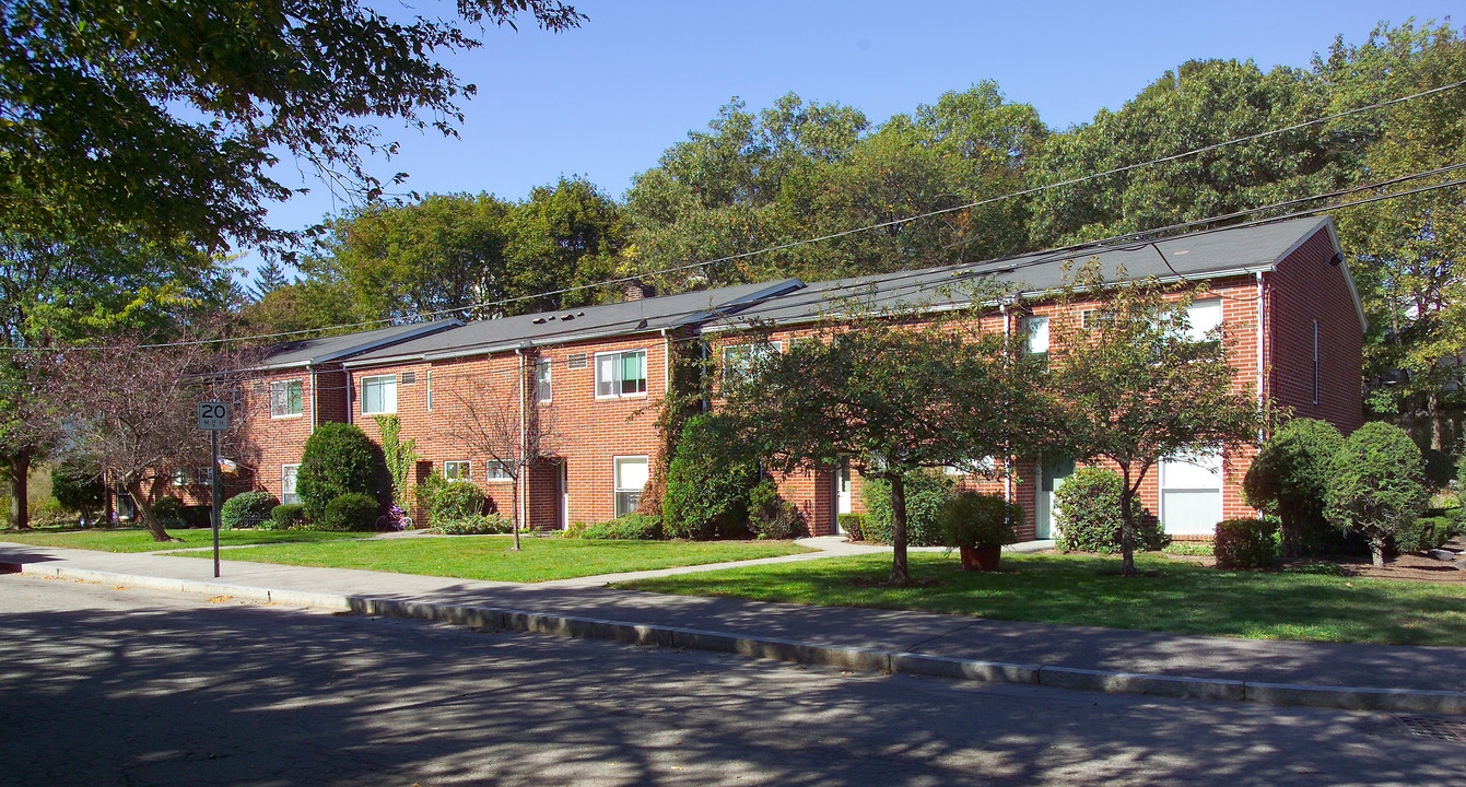 116-122 Martensen St in Quincy, MA - Foto de edificio