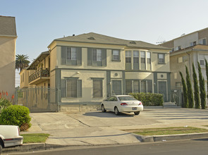 1018 S Norton Ave in Los Angeles, CA - Building Photo - Building Photo