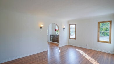 1560 Cerro Gordo St in Los Angeles, CA - Building Photo - Building Photo