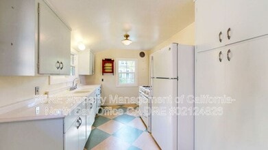 7225 Bodega Ave in Sebastopol, CA - Building Photo - Building Photo