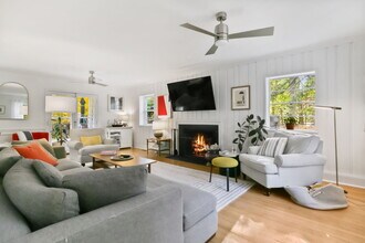 9 Edgehill Dr in Darien, CT - Building Photo - Building Photo