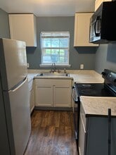 2406 Country Club Dr in Tallahassee, FL - Building Photo - Building Photo