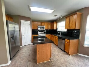 11325 Fletcher Hall Ln in Austin, TX - Building Photo - Building Photo