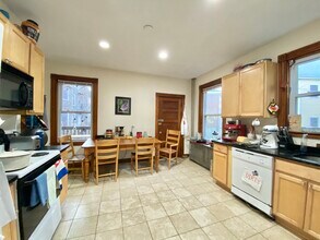 121 Calumet St, Unit 2 in Boston, MA - Building Photo - Building Photo