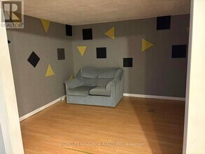 81 Sexton Crescent in Toronto, ON - Building Photo - Building Photo