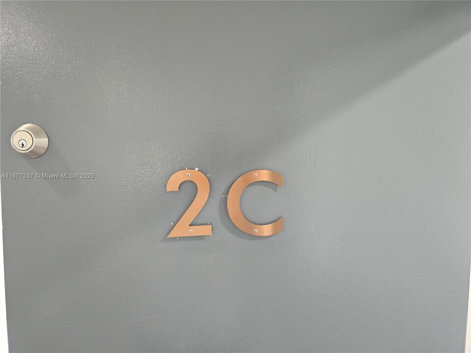 1345 Pennsylvania Ave in Miami Beach, FL - Building Photo