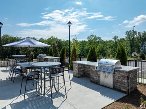 The Laurel at Flowery Branch in Flowery Branch, GA - Foto de edificio - Building Photo