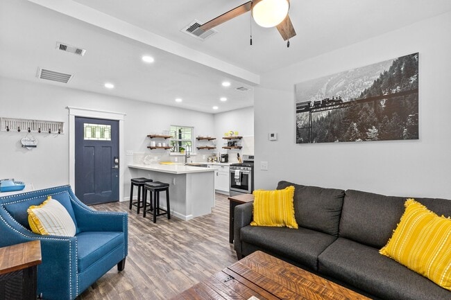 412 Waco Ave in League City, TX - Building Photo - Building Photo