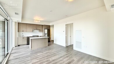 8960 Jane St in Vaughan, ON - Building Photo - Building Photo
