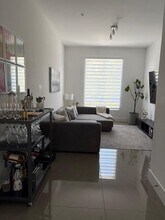 10265 NW 63rd Terrace in Doral, FL - Building Photo - Building Photo