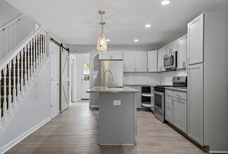 2490 Barge Rd SW in Atlanta, GA - Building Photo - Building Photo