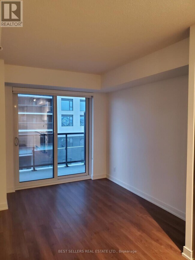 30 Samuel Wood Wy in Toronto, ON - Building Photo - Building Photo