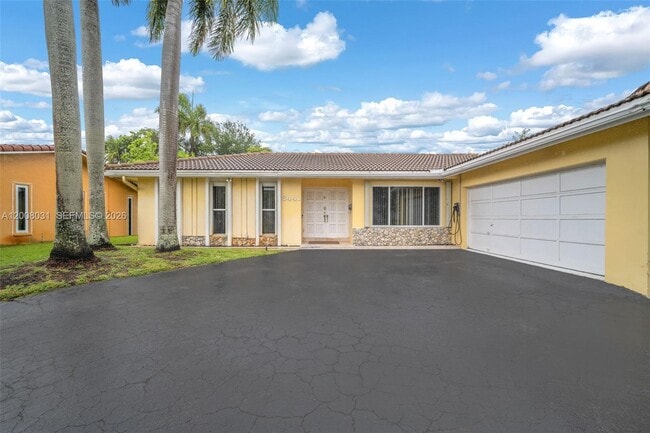 3441 N Hills Dr in Hollywood, FL - Building Photo - Building Photo