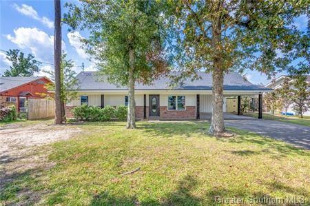 1525 Anita St in Sulphur, LA - Foto de edificio