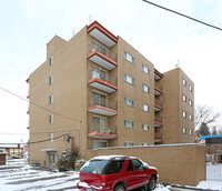 Worthington Towers in Columbus, OH - Foto de edificio - Building Photo