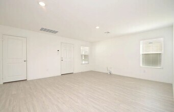 13424 Homestead Wy in San Antonio, TX - Building Photo - Building Photo