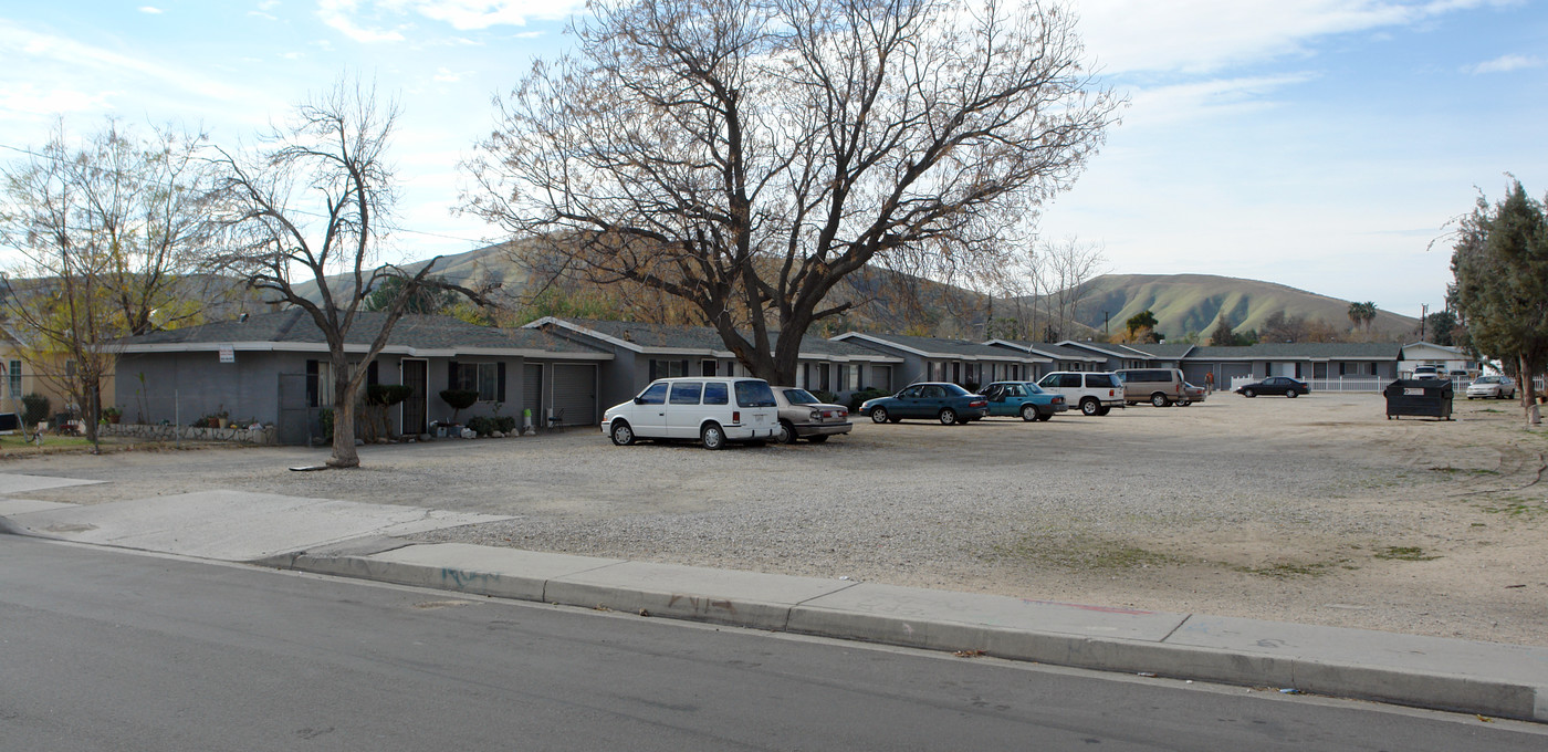 4080 N F St in San Bernardino, CA - Foto de edificio