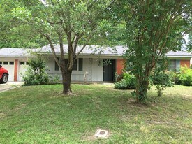 9437 Garfield Dr in Shreveport, LA - Building Photo
