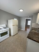 148 Linwood Ave in Waterloo, IA - Building Photo - Building Photo