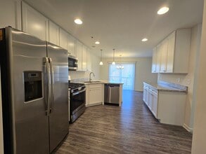7106 Country Club Hills Dr in Fox Lake, IL - Building Photo - Building Photo