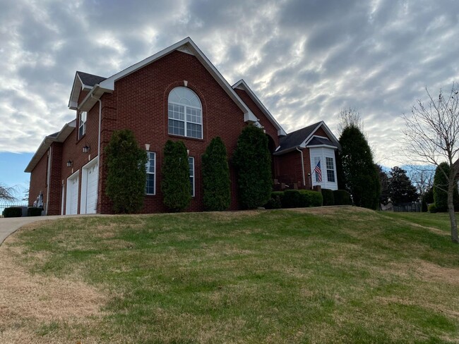 426 Treemont Dr in Clarksville, TN - Building Photo - Building Photo