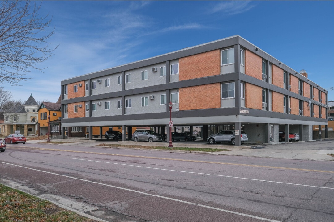 Cherry Square in Mankato, MN - Foto de edificio