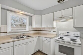 12070 Garden Ln in St. Louis, MO - Building Photo - Building Photo